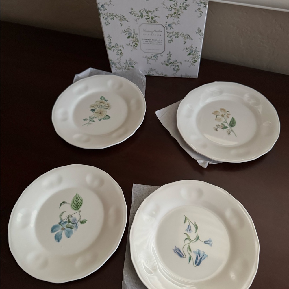 Pottery Barn & Monique Lhuillier Summer Blossom appetizer plate NWT - Picture 2 of 7